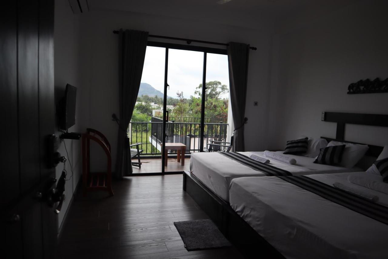 Black Mustang Hotel Dambulla Bagian luar foto